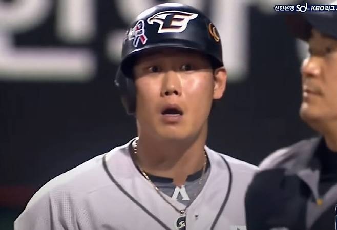 스트라이크존 판정에 강하게 항의하는 한화이글스 하주석, 사진=중계화면 캡처