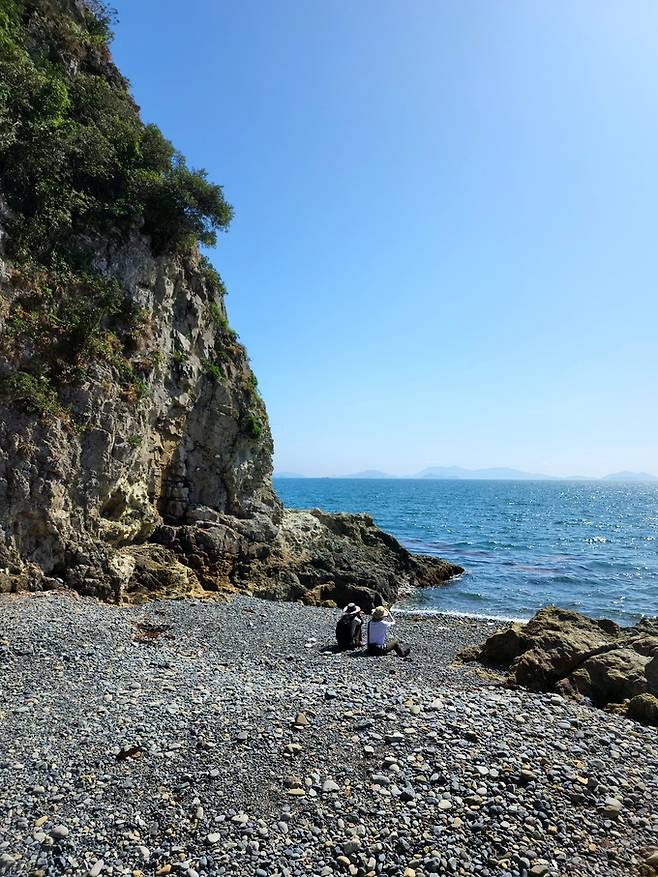 연대도 작은 몽돌해변