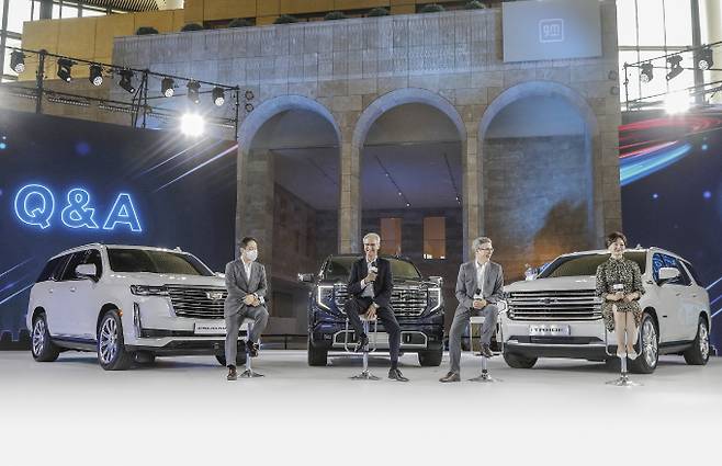 22일 열린 GM 브랜드 데이의 Q&A 세션. 좌측부터 서영득 캐딜락코리아 대표, 로베르토 렘펠 한국지엠 사장, 카를로스 미네르트 한국지엠 부사장, 노정화 한국지엠 상무. /사진=뉴스1(한국지엠 제공)