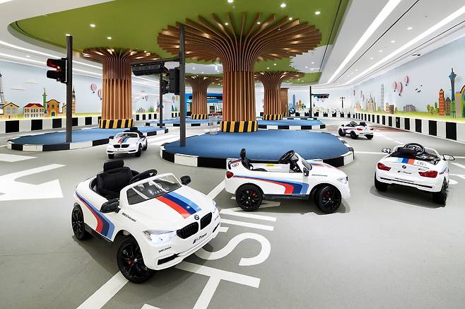 BMW 키즈 드라이빙(파라다이스호텔 부산 제공)© 뉴스1