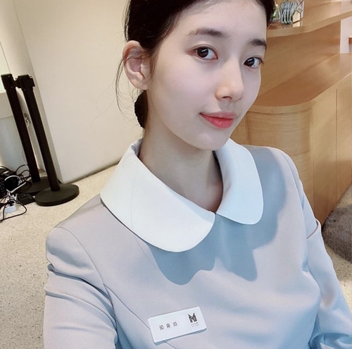 Singer and actor Bae Suzy encouraged Anna to watch.Bae Suzy posted two photos on the 24th, along with an article entitled Today at 8 pm # Anna is released; many departments.In the photo, Bae Suzy attracted Sight with her pure beauty and clean skin.The netizen responded Fascinational and I will see and so on.The Coupang play series Anna, which will be released for the first time on the 24th, is a story of a woman who has lived a completely different life, starting with a small lie.Bae Suzy is a Yumi who is tired of a hard life and Anna who enjoys a colorful life.By the second half, a woman is fully digesting the life of a woman, raising expectations.