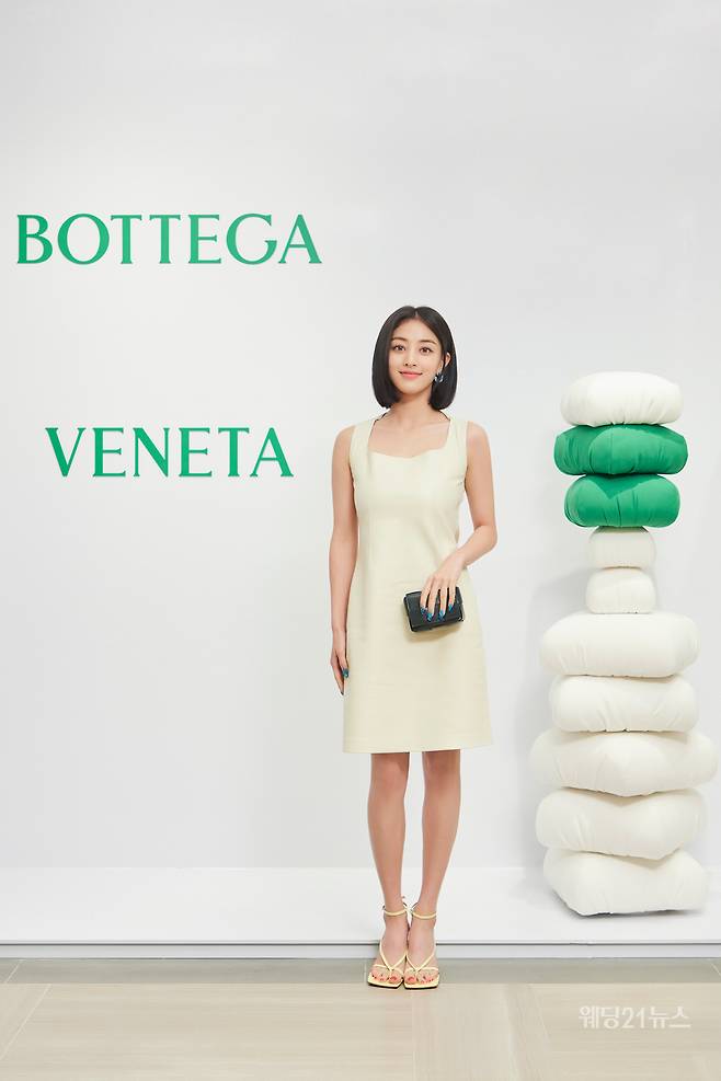 사진 : 보테가 베네타(BOTTEGA VENETA)_지효 (사진제공 : 보테가 베네타)