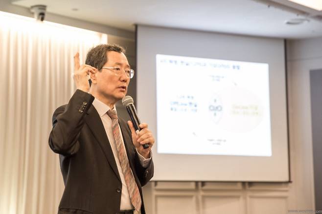 생전에 강연 중인 이민화 교수.