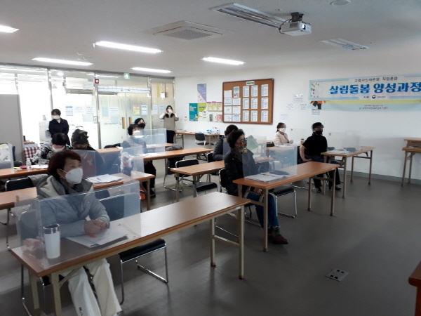 살림돌봄양성과정에 참가한 교육생들의 모습.(사진=남양주 YWCA)