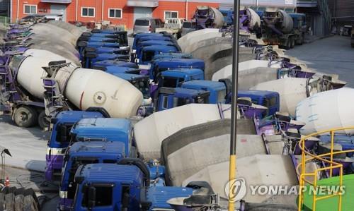 레미콘 차량이 세워져 있는 모습 [연합뉴스 자료사진]
