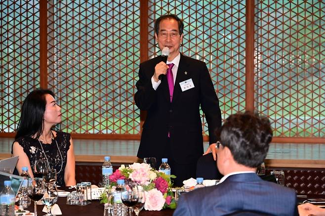 한덕수 국무총리가 28일 오후 세종 총리공관에서 진행한 취재진과의 간담회에서 발언하고 있다. /사진제공=국무총리실