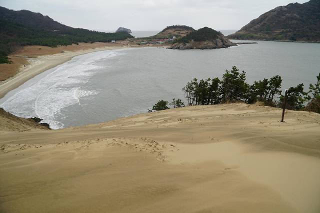 ▲섬 속의 사막, 산태와 돈목 해변의 모습은 이국적이다Ⓒ섬학교