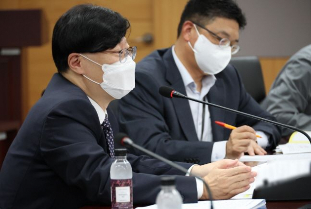 김소현(왼쪽) 금융위원회 부위원장이 1일 정부서울청사에서 열린 금융시장합동점검회의를 주재하고 있다. 사진=금융위원회