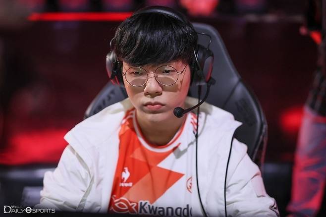 '테디' 박진성은 '제국의 명령' 애쉬 활용의 진수를 보여줬다.