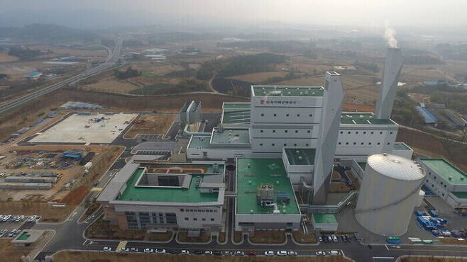 2017년 전남 나주 혁신도시에 조성된 고형폐기물(SRF) 열병합발전소 전경.한국지역난방공사 제공