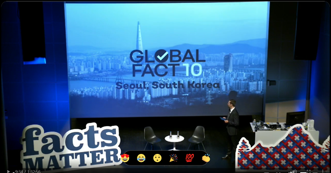 지난달 23일 노르웨이 오슬로에서 열린 '글로벌 팩트 9' 오프닝세션에서 내년 개최지로 한국 서울이 공식 발표되고 있다. (SNU팩트체크 제공)