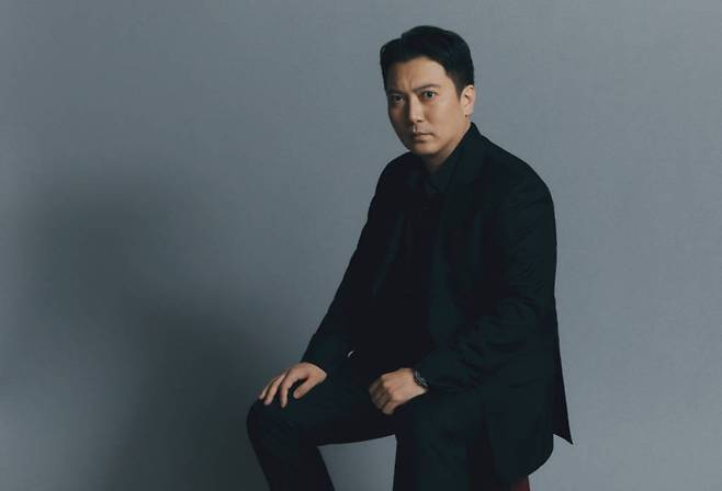 넷플릭스 오리지널 드라마 '종이의 집' 배우 박명훈이 8일 오후 진행된 화상 인터뷰를 위해 포즈를 취하고 있다. '종이의 집'은 통일을 앞둔 한반도를 배경으로 천재적 전략가와 각기 다른 개성 및 능력을 지닌 강도들이 기상천외한 변수에 맞서며 벌이는 사상 초유의 인질 강도극을 그린 넷플릭스 드라마다. /사진제공=넷플릭스 2022.07.08 /사진=이동훈 기자 photoguy@