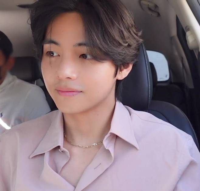 방탄소년단 뷔 '드라이브 브이로그' 24시간 810만뷰 1위..'52분간의 힐링'