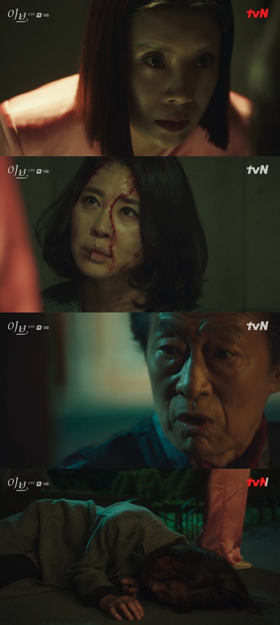 In the TVN drama Eve, which aired on the 14th, a picture of Jeon Gook-hwan, who killed Jang Moon-hee (Lee Il-hwa), was drawn.Jang Mun-hee was kidnapped and tortured in the basement. Jang Mun-hee continued to threaten to withdraw his lawsuit, but Jang Mun-hee did not hesitate.Han Sora (wired) secretly approached the basement after learning that the brink was carrying Jang Mun-hui.He had gone to pick up Jang Moon-hee to turn his mind of Kang Yoon-gyeom, who knew the secret of Sean Gelael (Seo Ye-ji) and did not love him.Get your head up. Nobodys been trapped here and survived. You have to go. I dont care what you do.I just need to find my husband, Han Sora said, preparing to take Jang Mun-hee out, but Jang Mun-hee did not give up on Han Sora.I saw you were already punished, Sean Gelael lied, but he is a true child, he said, and I think my husband is going to go back to a woman like you.You and your father dont know what authenticity is. You betray each other and die lonely and lonely. Thats punishment.Han Sora cursed Jang Mun-hee and forced him out, but this fact was immediately caught by the brinkman.I have to make X give up this lawsuit, Han Sora said, confirming that he had taken Jang Mun-hee and asked, Why did you bring Jang Mun-hee?I know I have this woman, I know, if he knows (its a big deal), Han Sora said in a bout, put it down.This X was so fucking crazy to die, he shouted.I will not divorce, Han Sora, who begged, is divorce a problem?If I do this lawsuit, I can not get out of prison until I die. Seo Eun-pyeong (Lee Sang-yeop) came to the house with the police, and the bhanpanro showed a panic.The bout that recovered Jang Mun-hees blood is dragging Han Sora into the basement. The bout that violenced Han Sora said, If you released Jang Mun-hee,Youre not worth living like your mother, youre crazy X to a man, he shouted, keeping Han Sora in the basement.The brinkman dumped Jang Mun-hees body into the sea, and the citizens report that found it led to the news of Jang Mun-hees Death.Lee, who identified Jang Mun-huis body, was fiery.Photo = TVN broadcast screen