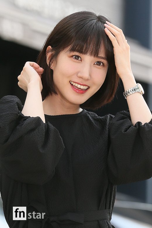 Actor Park Eun-bin poses at the ENA tree drama Extraordinary Attorney Woo Party with staff held at a restaurant in Nonhyeon-ro, Seoul on the afternoon of the 15th.Extraordinary Attorney Woo, starring Park Eun-bin, Kang Tae-oh, Kang Ki-young, Jeon Bae-su, Baek Ji-won, Jin Kyung, Joo Hyun-young, Ha Yoon-kyung and Joo Jong-hyuk, is a large law firm survivor of a new Lawyer Jung Wooyoung with a genius brain and autism spectrum at the same time.