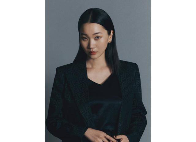 최근 장윤주는 본지와 화상으로 만나 넷플릭스 오리지널 '종이의 집: 공동경제구역'(이하 '종이의 집') 관련 인터뷰를 진행했다. '종이의 집'은 통일을 앞둔 한반도를 배경으로 천재적 전략가와 각기 다른 개성 및 능력을 지닌 강도들이 기상천외한 변수에 맞서며 벌이는 사상 초유의 인질 강도극을 그린 넷플릭스 시리즈다. 넷플릭스 제공