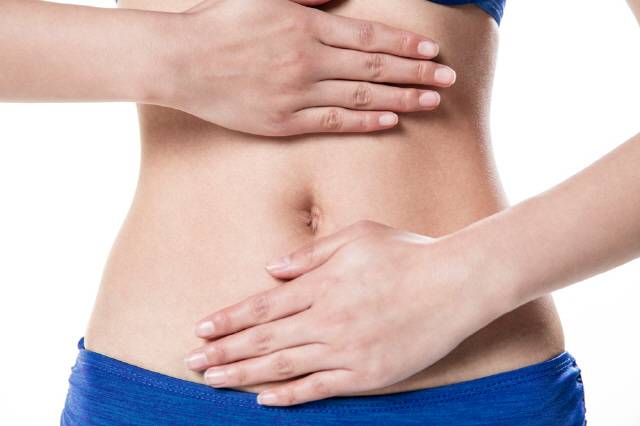 가급적 배꼽 때는 파지 않는 게 좋지만 제거하고 싶다면 샤워 후에 제거하는 것이 좋다./사진=클립아트코리아