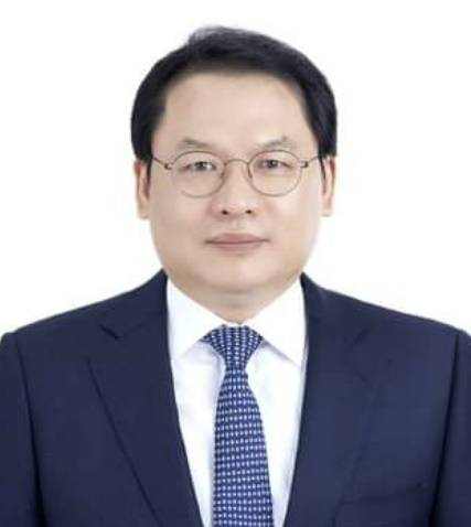 - 강신업 변호사. 강 변호사 페이스북 캡처