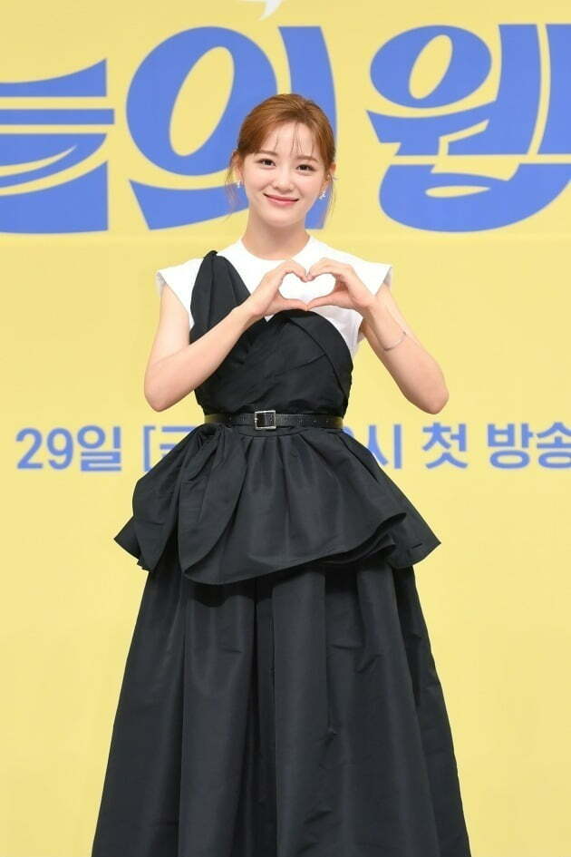 Actor Kim Se-jeong, who returned to high speed in three months, was hit by Danger in a three-game series with Today\s Webtoon.After the in-house confrontation, SBS and SBS, they recorded the previous half-screen TV viewer ratings and gave MBC the first place in the same time zone.Here, the appearance of the whole heart, which resembles the previous character Shin Hari, is familiar.Kim Se-jeong earned the nickname TV viewer ratings fairy by exceeding 10% of TV viewer ratings in OCN Wonderful rumor and SBS In-house confrontation.In Worseful Rumors, he made a good impression on the public as an actor, not an idol, with colorful action and delicate emotional acting. In In-house confrontation, he burst into Ahn Hyo-seop and romance chemistry with his unique bright energy and loveliness.So, expectations for Kim Se-jeong, who returned three months after the end of the in-house confrontation in April, are also great.Kim Se-jeong also seemed to be conscious of this, and he said, It is an honor to be able to join SBS again.I do not want to put on the burden of kite, but I want to be seen as hard as I have worked hard as usual. Kim Se-jeongs role in Today\s Webtoon, which was first broadcast on the 29th, is the title roll.Today\s Webtoon is a work that depicts the growth of the whole mind of the new Web toon editor from the Induction player who stepped into the world, the office life of the Web toon industry to upload Today\s Webtoon.In the first episode, the whole mind first appeared as a guard of the neon web toon event, and it made a strong impression by suppressing the uninvited people.Since then, he has been seen by Seok Ji-hyung (Choi Daniel), vice editor of the neon Web toon editorial department, and he has dramatically joined the contract for one year over the pain of dropping out of the bond.Especially in the difficult situation, the whole mind in Today\s Webtoon which does not miss positive mind and passion resembles Shinhari in in-house confrontation.The cartoon-like setting also has a similar result, and even more, the In-house confrontation has only been three months since its end, so the whole heart and the appearance of Shinhari overlap have lowered fresh charm.TV viewer ratings also did not receive the good energy of the previous work.Even though the last episode of Why is it a sewage? was 10.7%, Today\s Webtoon was only 4.1%.MBC Big Mouse, which was first broadcast on the same day, recorded 6.2% and won the first place in the same time zone.But there is still hope: In-house confrontation also started at 4 percent for the first time, and it rose, and in the last episode, it shot its own top TV viewer ratings of 11.6 percent.It is noteworthy whether Todays Webtoon, which is not new, but has the advantage of Kim Se-jeongs lovely charm and a story that can be seen comfortably without heavy weight, will be able to draw an upward trend through word of mouth, and whether Kim Se-jeong will be able to protect the title of TV viewer ratings.