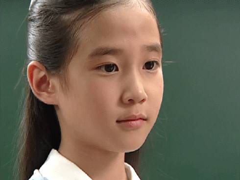 지난 2002년 8월부터 2002년 9월까지 한 달간 방영된 MBC 드라마 <내 사랑 팥쥐>에서 당시 11세인 배우 박은빈이 연기하는 모습. MBC 제공