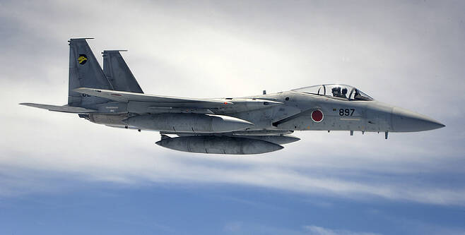 일본 항공자위대 F-15J 전투기가 훈련을 위해 비행하고 있다. 세계일보 자료사진