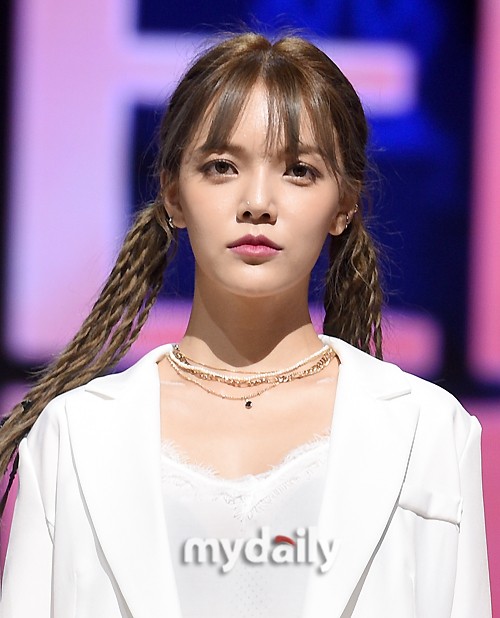 Withdrawal singer Jimin (real name Jimin and 31) confirmed her appearance on the show, and she will start her full-scale activities in two years.According to an entertainment official on January 1, Jimin will participate in JTBCs new entertainment program Second World, which draws the vocal war of the K-pop girl group main rappers.Jimin, who is from AOA main rapper, will perform his second world as an all-round artist by demonstrating his vocal ability through The Second World.Jimin broke the prejudice of idol Rapper through Mnet womens Rapper survival program Until Pretty Rap Star which appeared in 2015.The contest was attended by the main Rapper of eight K-pop girl group groups, including Jimin.Jimin has been withdrawal and suspended from AOA in the aftermath of the controversy over AOA former member Mina in 2020.FNC Entertainment, a subsidiary of the time, said, I am sorry that I have been disturbed by the things happening with Jimin. Jimin has decided to stop all entertainment activities after this time. Jimin, who had been in his homeland since then, resumed SNS activities and started communicating with fans from the beginning of this year.Then, last month, he signed an exclusive contract with his new agency, Alomalo Entertainment, and broke the two-year gap. This second world is an official comeback program.Jimin announced the contract with his new agency and said, I will say hello to the new home.I have had a lot of thoughts and have time to look back on myself. I am still cautious, but I am going to take a step forward.Please watch the future. 