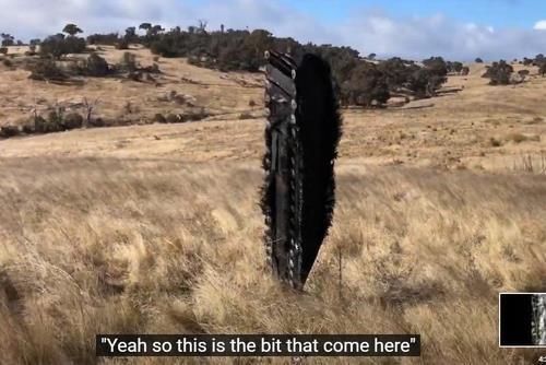 호주 남부 농장에 떨어진 스페이스X 발사체 잔해. 브래드 터커 유튜브 계정 캡처