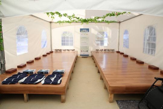 근로자휴게실 : 한국토지주택공사(LH)가 건설근로자의 근로환경을 개선하기 위해 건설 현장에 설치한 휴게실 내부 모습.LH 제공