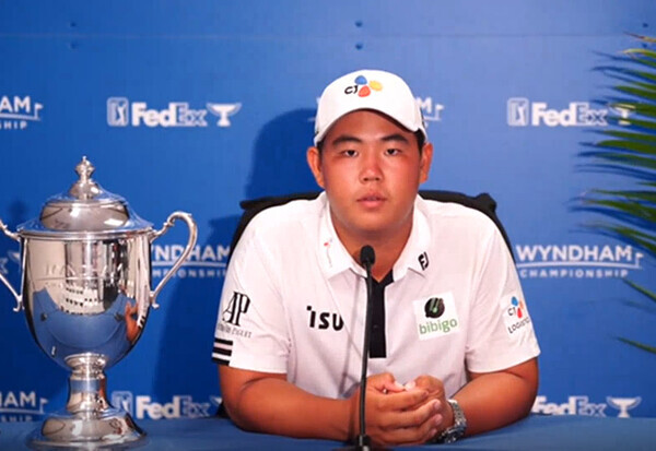 2022년 미국프로골프(PGA) 투어 윈덤 챔피언십 우승을 차지한 김주형 프로가 화상 우승 인터뷰를 하고 있다. 사진제공=PGA투어가 제공한 영상 캡처