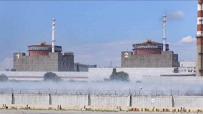 7일(현지시간) 우크라이나 남부 자포리자주에 있는 원전의 전경. 최근 러시아군의 연이은 폭격을 받으면서 안전 우려가 커지고 있다. 에네르호다르 | EPA연합뉴스
