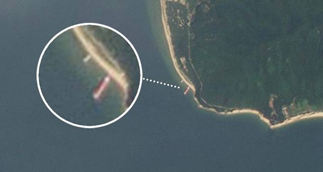2022년 8월 5일 북산 호도반도의 한 해변에 김정은 북한 국무위원장의 호화 보트가 정박해 있는 것으로 추정되는 위성 사진. 제공=플래닛 랩스