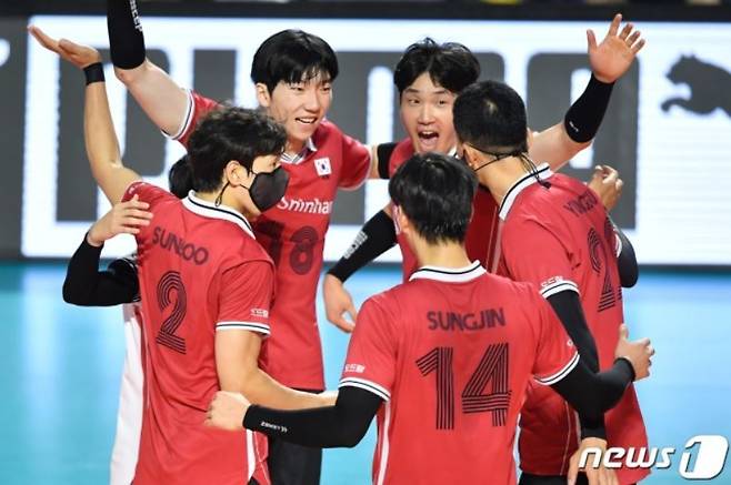 2022 아시아배구연맹(AVC)컵 4강에 오른 남자 배구대표팀 (대한배구협회 제공)