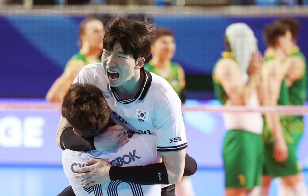 한국 남자배구 대표팀이 호주를 상대로 극적인 역전승을 거두며 2022 아시아배구연맹(AVC)컵 준결승에 진출했다./연합뉴스