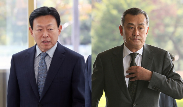 (From left) Lotte Group Chairman Shin Dong-bin and Chang Sae-joo, Chairman of Dongkuk Steel Mill. [Photo by MK DB]