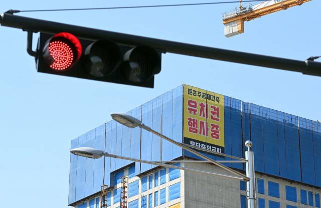 서울 강동구 둔촌주공 재건축 현장./이호재기자. 2022.04.15