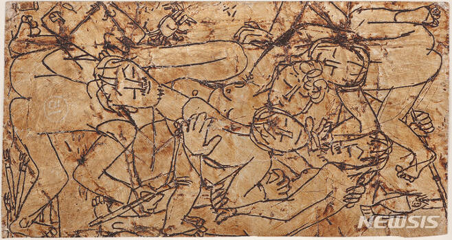 [서울=뉴시스]〈가족을 그리는 화가〉, 1950년대 전반, 은지에 새김, 유채, 15.2×8cm. 국립현대미술관 이건희컬렉션.