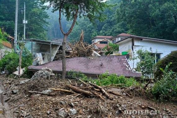 남성현 산림청장 13일 양평군 산사태 수해현장 점검. 사진제공=양평군