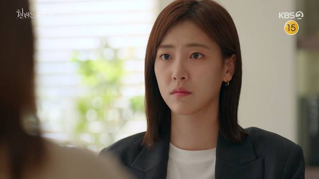 Park Ji-Young suddenly realized the secret of Adoption.In the KBS2 weekend drama Its Beautiful Now, which was broadcast on the afternoon of the 14th, Lee Hyun-Jae (Yoon Shi-yoon) gave up his separation from the current Future (Bae Da-bin).Lee Min-ho (Park Sang-won) said he would give up Family Register for his son Lee Hyun-Jae, who is struggling with forced separation.Lee kyung-cheol (Park In-Hwan) said: How are you happy when youre out?I do not know how I live without you, but Minho said, I think all over my father. I have something to say and I have something to say, and Im angry with myself for thinking about it, Kyung-chul said, expressing his regret to Yoon Jae (Oh Min-seok).Han Kyung-ae (Kim Hye-ok) said, Why do you sacrifice so much? Minho avoided the light iron.I missed Future and was worried now.However, Yoon Jeong-ja (Ban Hyo-jung) met with Kyung-cheol and suggested, Lets do it without Future and the current marriage, and told Future directly, I told you to do it without you and the current marriage.Future, who pretended to be dumb, was alone in the room; Jin Soo-Jeong (Park Ji-Young), who was listening to his daughters cries in front of the door, was also struggling.Minho was upset by the words of Futures house was not marriage.Kyung-chul began to get angry over Min-ho, who was trying to get away from him, and eventually he said, At that time, I had to take care of Jung Eun-i. You are my son.I have never done anything you do, but this is different, Kyung-ae said.Now that he did not show his intention to open the position, he was struggling to swallow the pain alone.I can not see Future saying that I will break up because of me, said Jeong, who is struggling with separation.The sperm tells the story that will continue to be linked to Lee, When I greeted my parents after marriage, I asked how I had such a good daughter and said that I stole it from the sky.I said that you were the perfect daughter.  I did not take you to the police station on purpose.Anyway, they enjoyed the joy of raising you, he said, expressing his doubts about not finding his biological parents.Shim Hae-joon (Shin Dong-mi) comforted Future, who was saddened by the unwanted parting.Future said, I am trying to sort it out.I do not know what to give up, but I give up well. Correction wished her daughter well, but Future tried to endure the parting, saying, I want my mother to be happy, so its a choice. Correction said, I didnt want to hear too much about having a baby.So I went to France where I could deceive my daughter. I was surprised to realize the truth of Adoption by recalling the words of Miyoung (Lee Joo-sil).I did not find my biological parents to make a child away from my parents my daughter.Minho took the current hand struggling with the pain of parting and advised, I have a dad next to you, do what you want.On the other hand, when I visited Future, I was going to endure, but I can not stand it anymore. Lets stay away for a while? He said, Lets live together. 