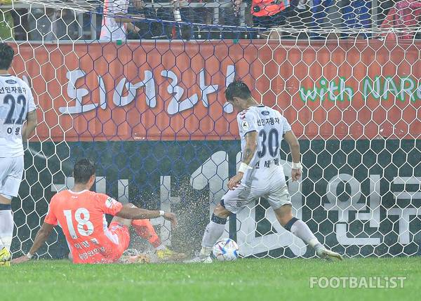 이정협(강원FC). 서형권 기자