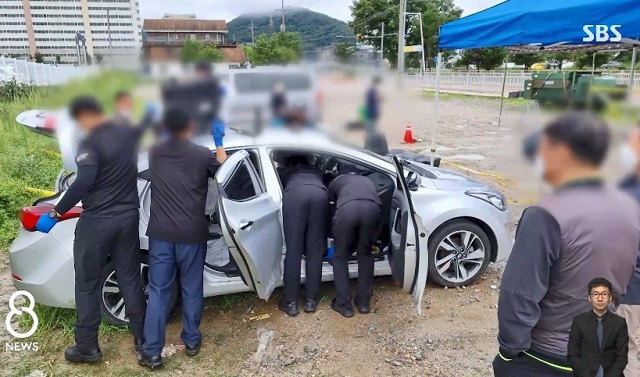 지난 9일 강원도에서 공군 부사관 한 명이 자기 차에서 총상을 입고 숨진 채 발견된 사건 당시 현장. SBS 보도화면 캡처