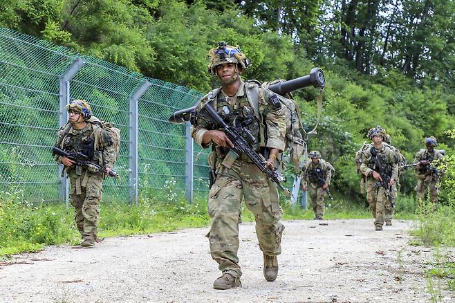 지난 7월 15~18일 강원 인제 육군과학화전투훈련단(KCTC)에서 진행된 ‘KCTC 여단급 쌍방훈련’에 미군 장병들이 참가했다. 육군 제공