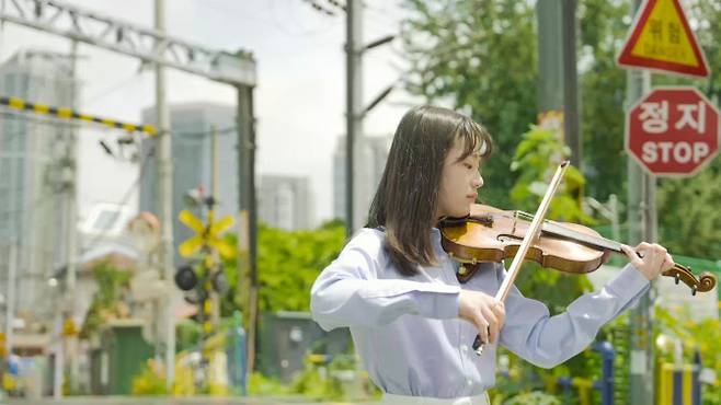 문화체육관광부가 17일 윤석열 대통령 취임 100일을 맞아 용산 시대의 새로운 시작을 알리는 ‘새 시작, 새 울림’ 영상 제작해 공개했다. 사진은 ‘새 시작, 새 울림’ 영상 주요 장면(사진=문체부).