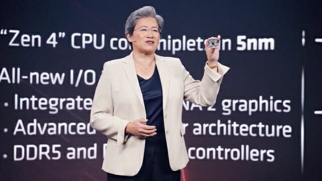 라이젠 7000 프로세서 시제품을 공개하는 리사수 AMD CEO. (사진=AMD)