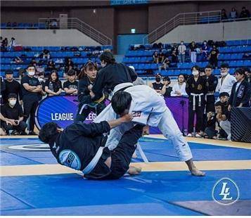 고등학교 체육시간에는 체육활동에 집중할 수 있도록 최대한 지원을 해야한다는 목소리가 높다. 사진은 체육활동을 하는 학생들. 사진제공= 대구일마이스터고