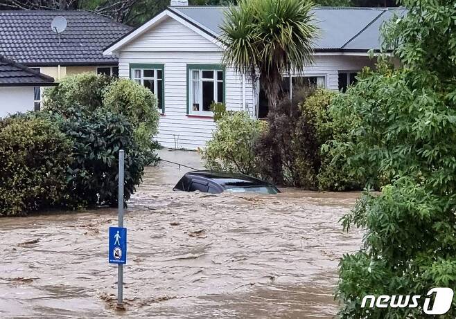 뉴질랜드에 큰 비가 쏟아지면서 침수 피해가 발생했다. ⓒ AFP=뉴스1 ⓒ News1 이서영 기자