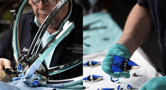 티파니앤코의 장인들이 '소환사의 컵'을 재단장하고 있다. 라이엇게임즈 제공