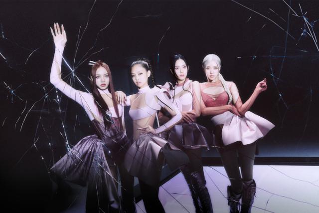 블랙핑크가 1년 10개월 만에 신곡 '핑크 베놈'으로 돌아왔다. YG 엔터테인먼트 제공
