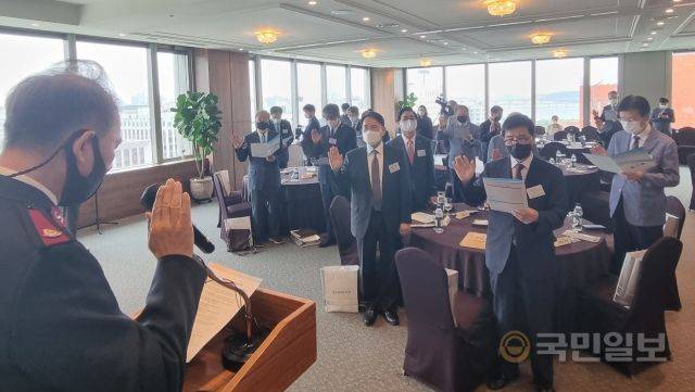 6개 교단 소속 웨슬리언교회 지도자들이 19일 서울 여의도 국민일보빌딩에서 열린 '제1회 한국 웨슬리언 지도자 컨퍼런스'에서 선언문을 낭독하고 있다.