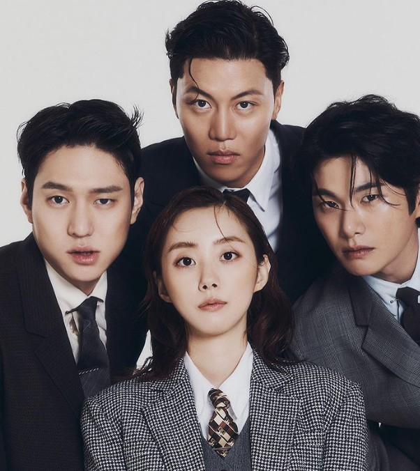 Lee Yi-kyung said on his 23rd day, The movie 645 Actors and pictorials.On August 24, the movie 645 will be released tomorrow. Lee Yi-kyung was photographed in a suit with fellow actors such as Go Kyung-pyo, Mung Mun-seok and Sewan Park.The netizens who saw this showed various reactions such as I hope to see Prince Lee and walk the Milky Way in the future, I will go to see it as soon as it opens, Pictorial is really good, it is like surrealism.Meanwhile, Lee Yi-kyung will appear on Yuksao which will be released on the 24th.Yuksao is a comic drama that North and South Korean soldiers are playing around the 5.7 billion won lottery crossing the military demarcation line in the wind.