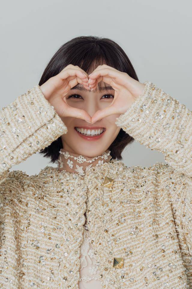 드라마 '이상한 변호사 우영우'에서 자폐 스펙트럼 장애인 우영우를 연기한 박은빈은 22일 "용기 있는 영우를 연기하며 또 배웠다"며 "내겐 언니 같았다"고 말했다. 나무액터스 제공